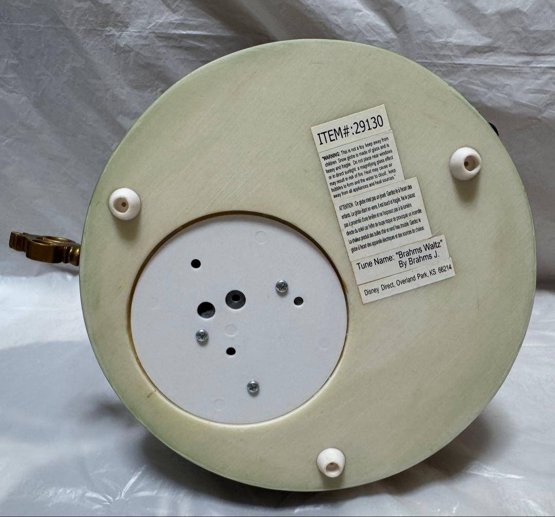 ディズニーストア ピノキオ オルゴール付きスノーグローブ