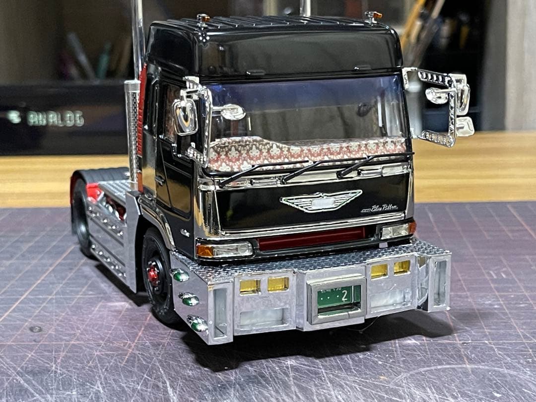 デコトラ‼️1/32 アオシマ製・トレーラーヘッドのみ完成品‼️ 1/32 虎鐵 - AOSHIMA SCALE MODEL LINEUP