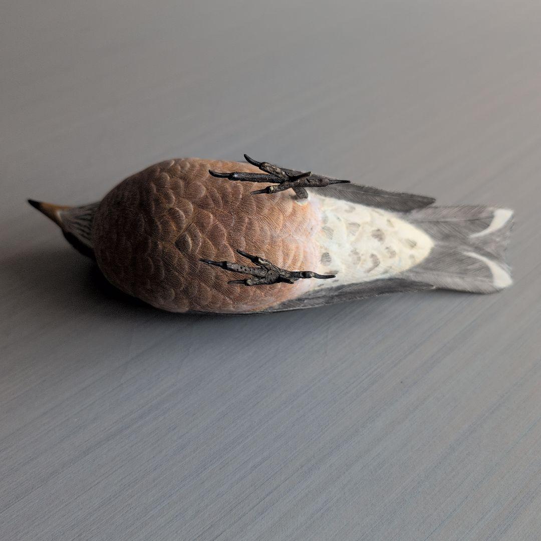 リアル木彫り コマツグミ(アメリカン ロビン) 野鳥彫刻 バードカービング