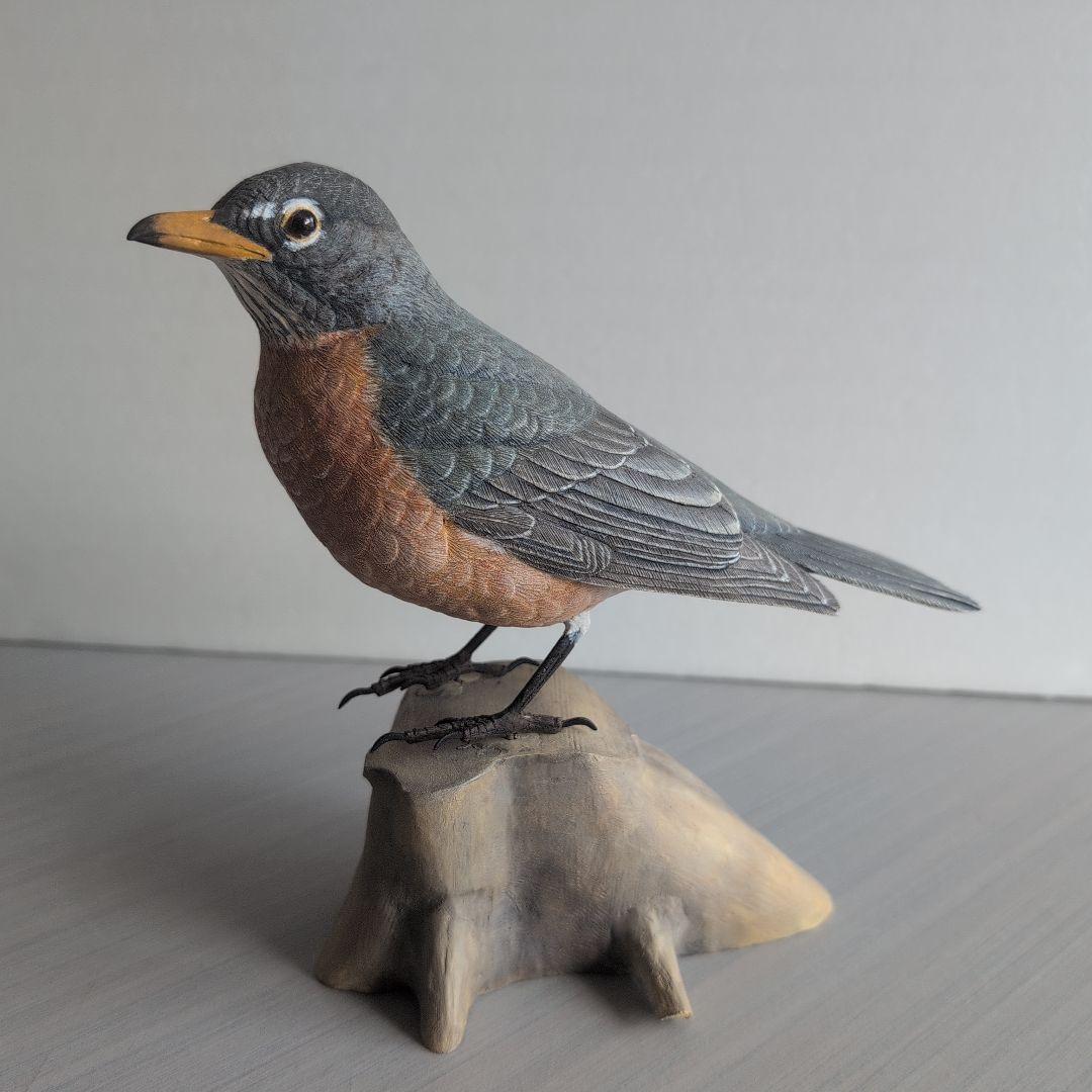 リアルな木彫りの野鳥 コマツグミ バードカービング 野鳥彫刻