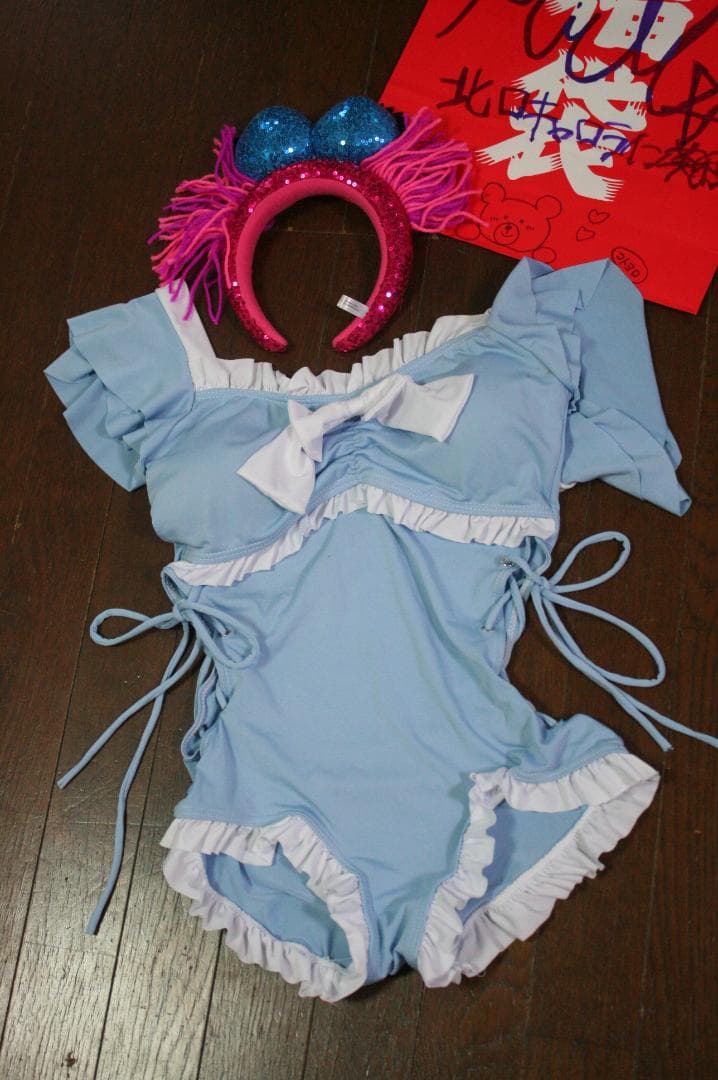 北口キャロライン美利衣　お宝私物2品とサンタ衣装とサイン入り紙袋