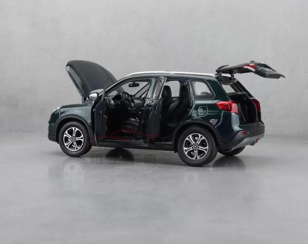 701-018 スズキ 1/18 SUZUKI Vitara ダークグリーン