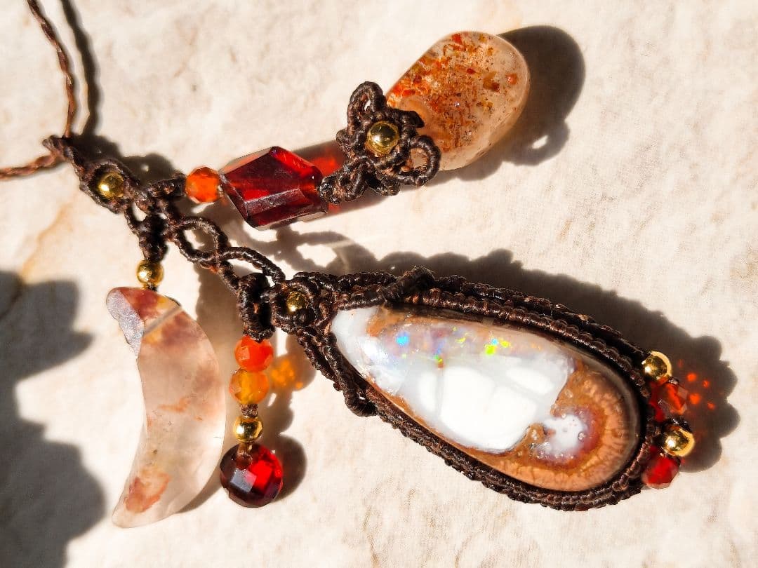 カンテラオパールマクラメネックレス・*☽:゜・⋆。月映えの実り