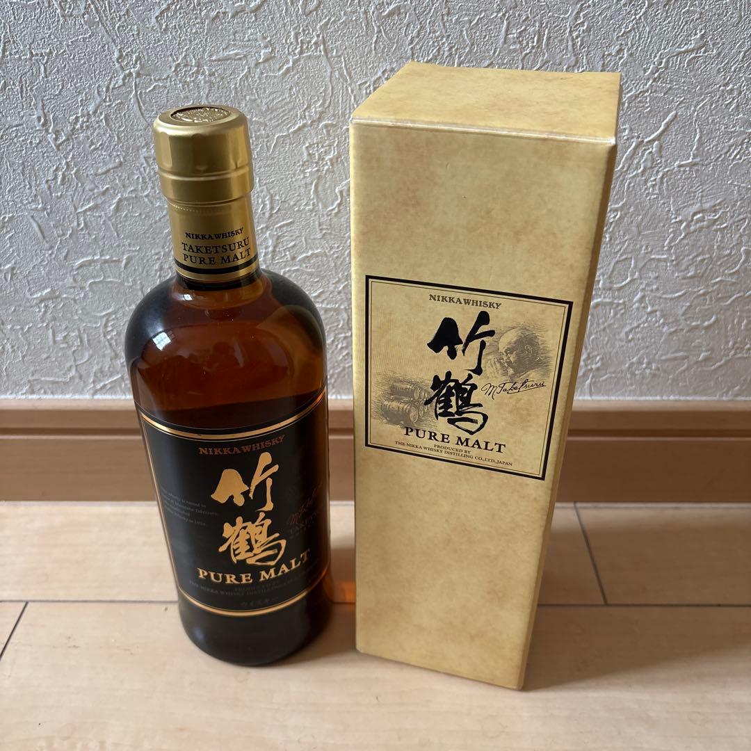 NIKKA WHISKY 竹鶴 PURE MALT 旧黒ラベル700ml 43% NIKKA WHISKY 竹鶴 PURE MALT 旧黒ラベル700ml 43%