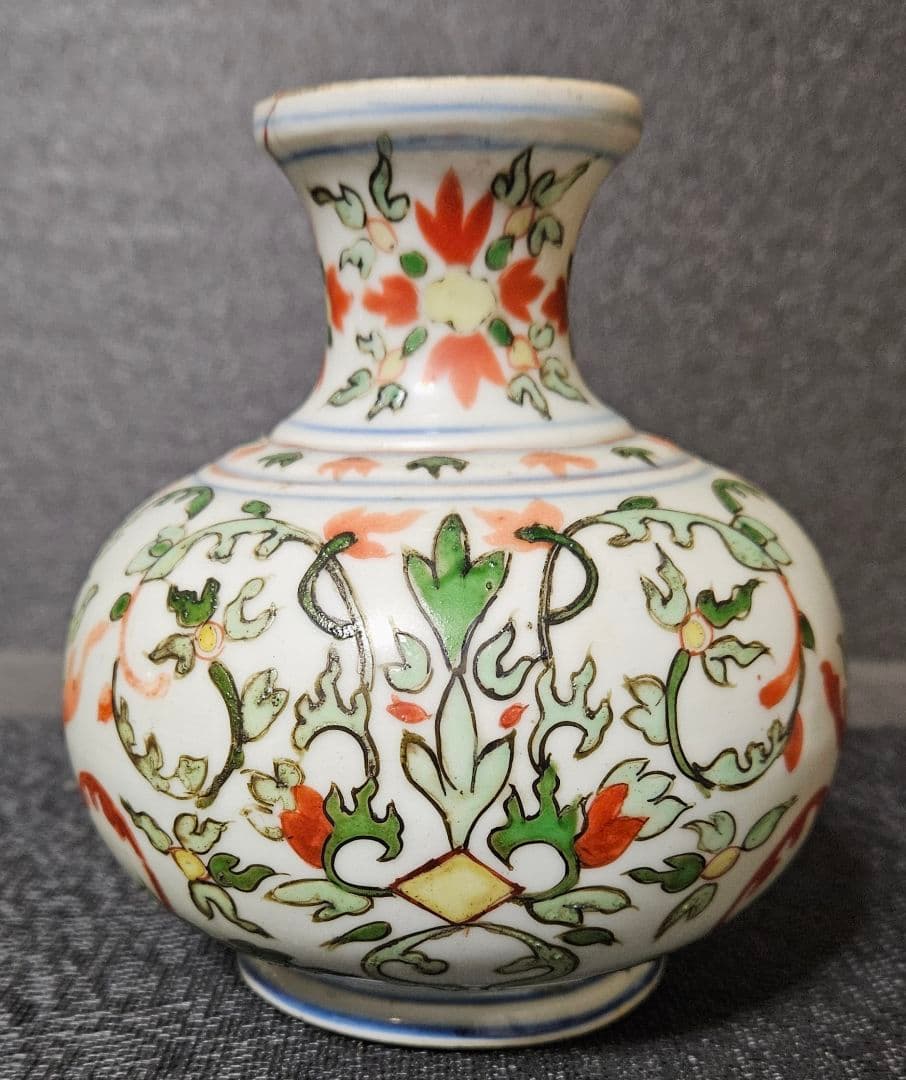 中国古美術 古陶磁器 古玩 明朝 古赤絵 天啓赤絵 五彩 花図瓶 壺 胴