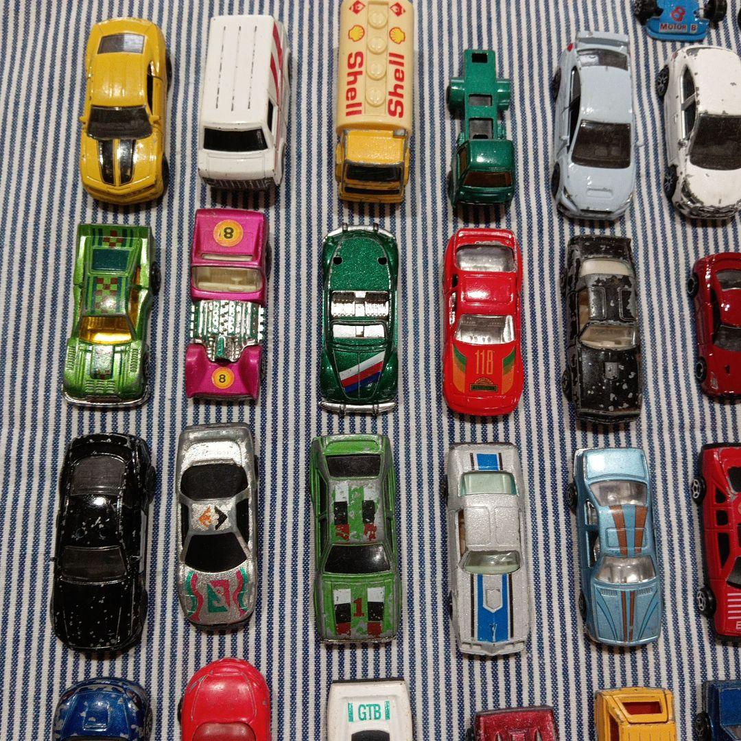 約100台の多様なミニカーセット