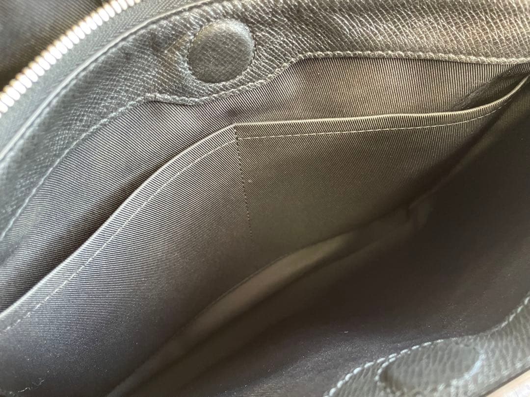 Louis Vuitton Anton Taiga ブリーフケース ブラック