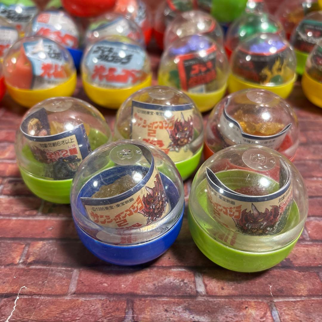 カ*君様 【当時モノ】ガシャポン　ゴジラ　カプセルトイ30個セット