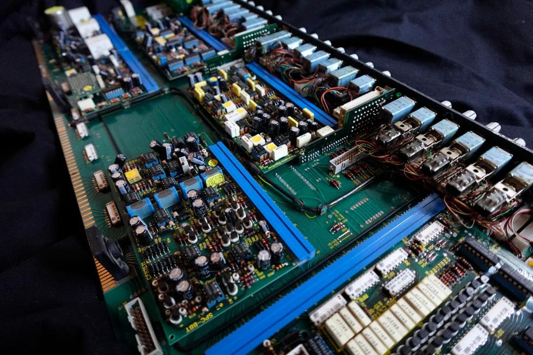 『SSL4000E チャンネル実機 アウトボード