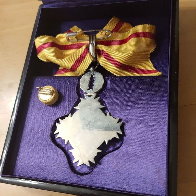 激レア 美品!】勲六等宝冠章 明治勲章 略章 化粧箱入 本物