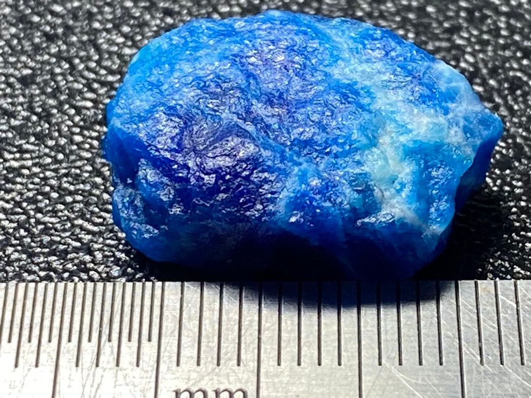 ハユーン アウイン アウイナイト 17.6ct 原石 コバルトブルー - メルカリ