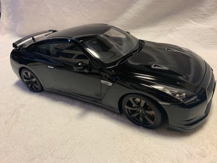 オートアート1/12 NISSAN GT-R R35 スカイライン