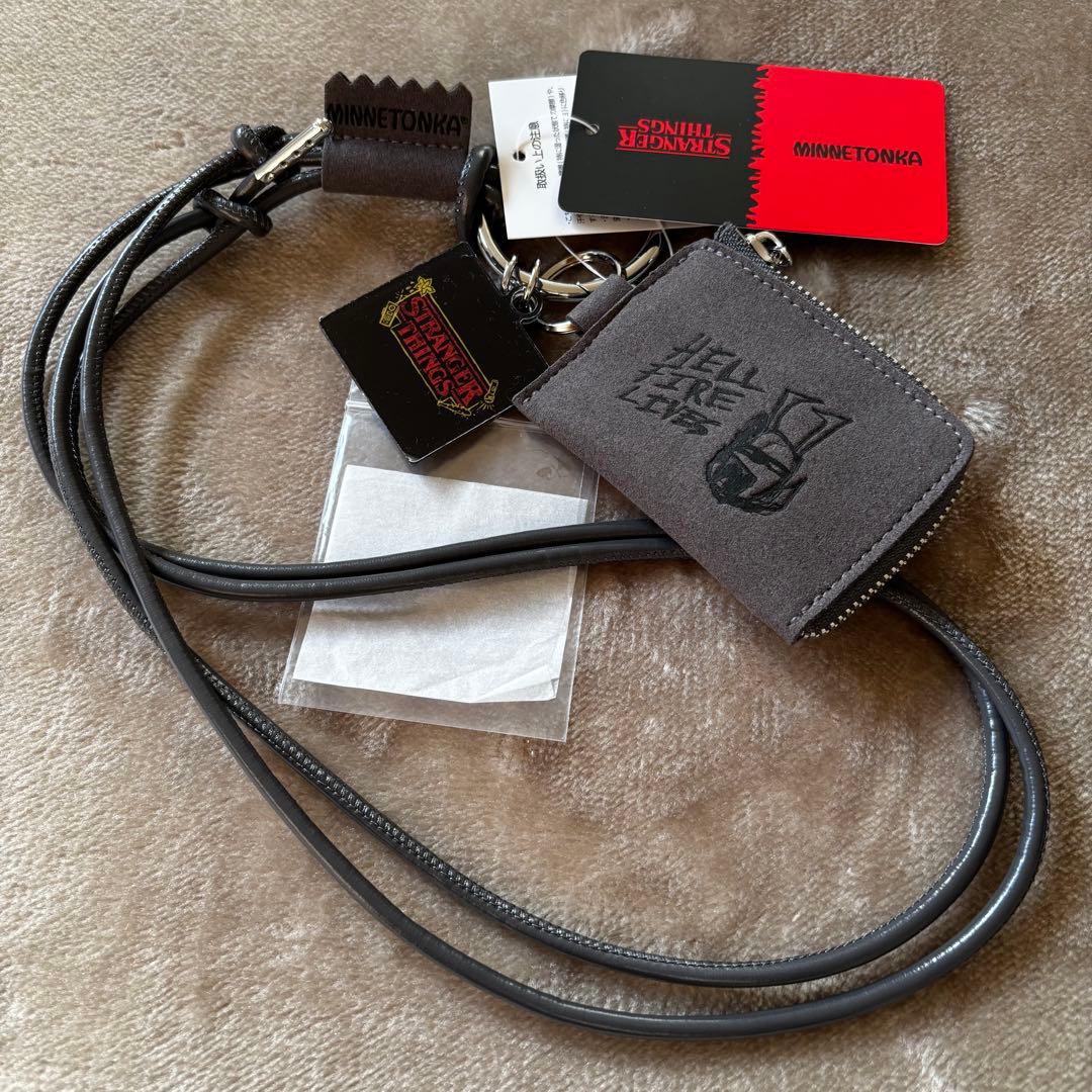 新品】ストレンジャーシングス ヘルファイアクラブ スマホショルダー