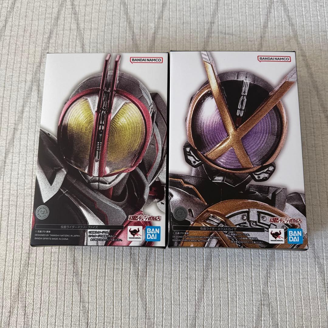 仮面ライダーネクストファイズ ネクストカイザ 真骨彫 S.H.Figuarts