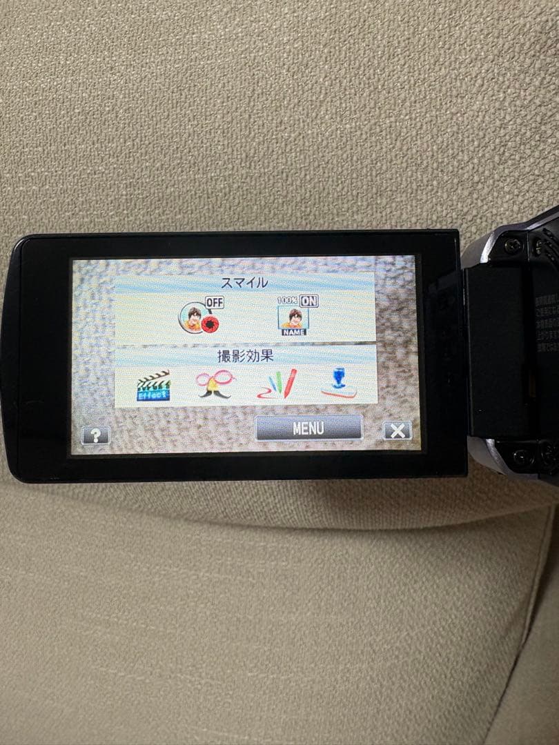 美品　ほぼ未使用　JVC　Everio GZ-E225 ビデオカメラ