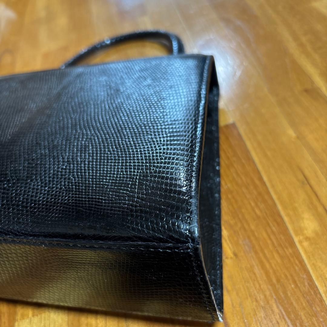 YVES SAINT LAURENT イヴサンローラン型押しトップハンドルバッグ