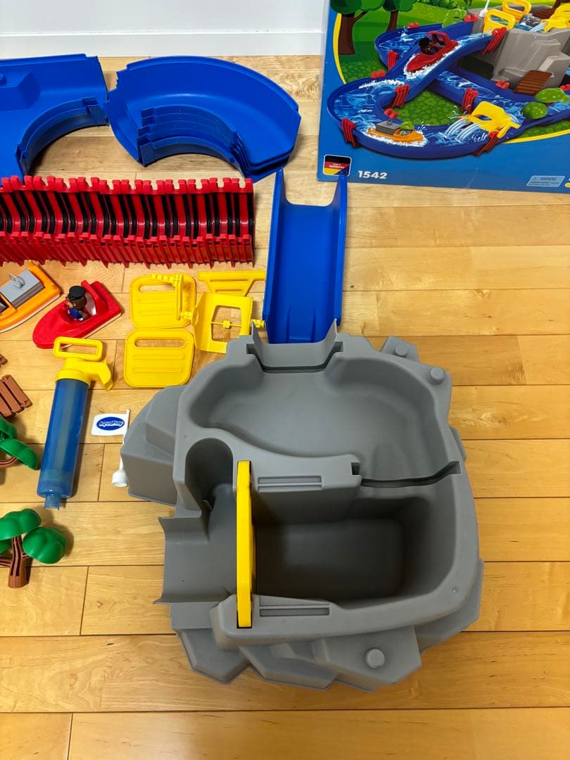 最終値下げ　アクアプレイ Mountain Lake ボーネルンド