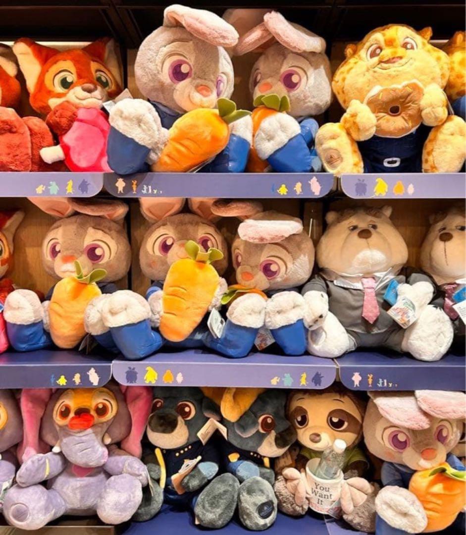 上海ディズニー　ズートピア　ボゴ署長　大きい　ぬいぐるみ　新品タグ付き