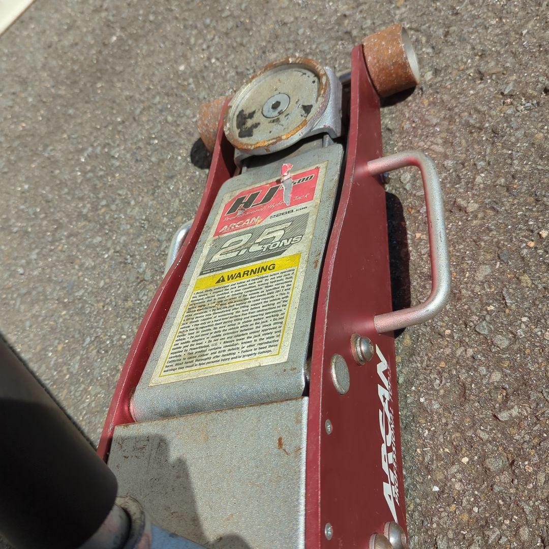 ARCAN 2.5トン　アルミジャッキ　ジャンク品軽四いけると思いますが保証なし