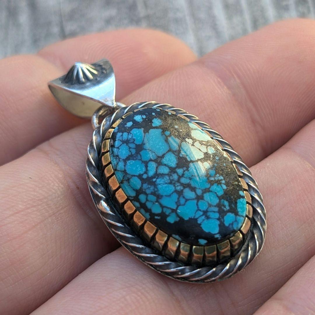 ハンドメイドのターコイズトップ インディアンジュエリー風