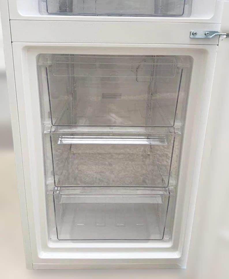 2024年製 シャープ 230L冷蔵庫 SJ-BD23P