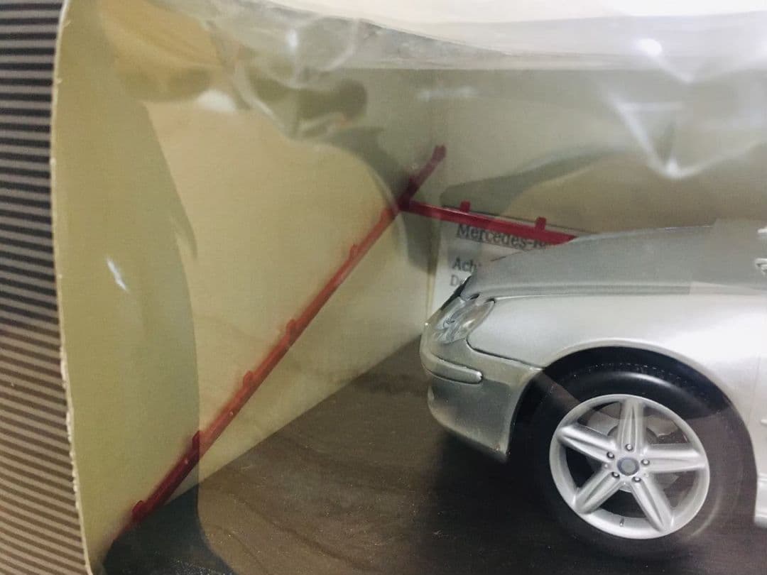 新品▽メルセデスベンツ 模型 ディスプレイ 鑑賞用 ミニカー 1/18 SL