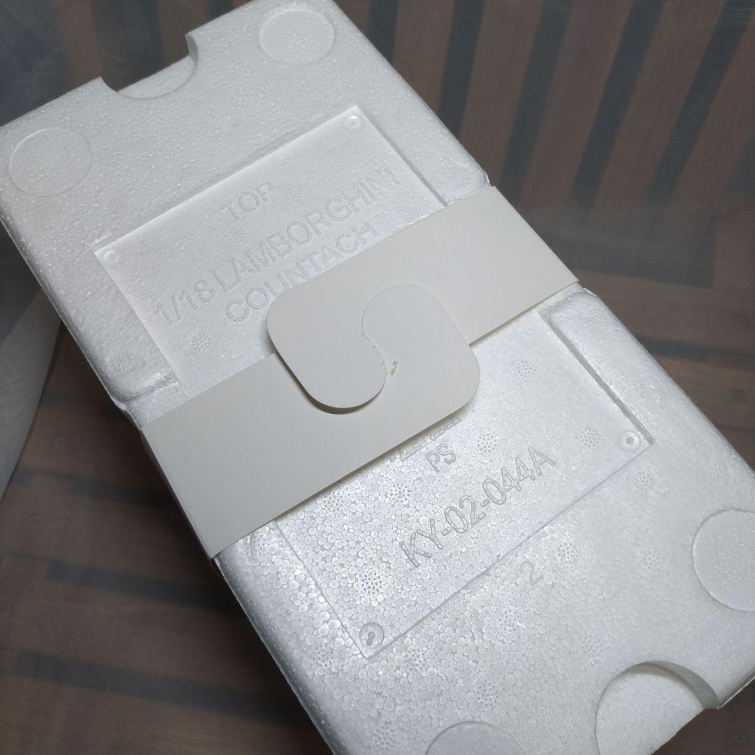 モデルカー 1/18「ランボルギーニ カウンタック ウォルターウルフ」京商