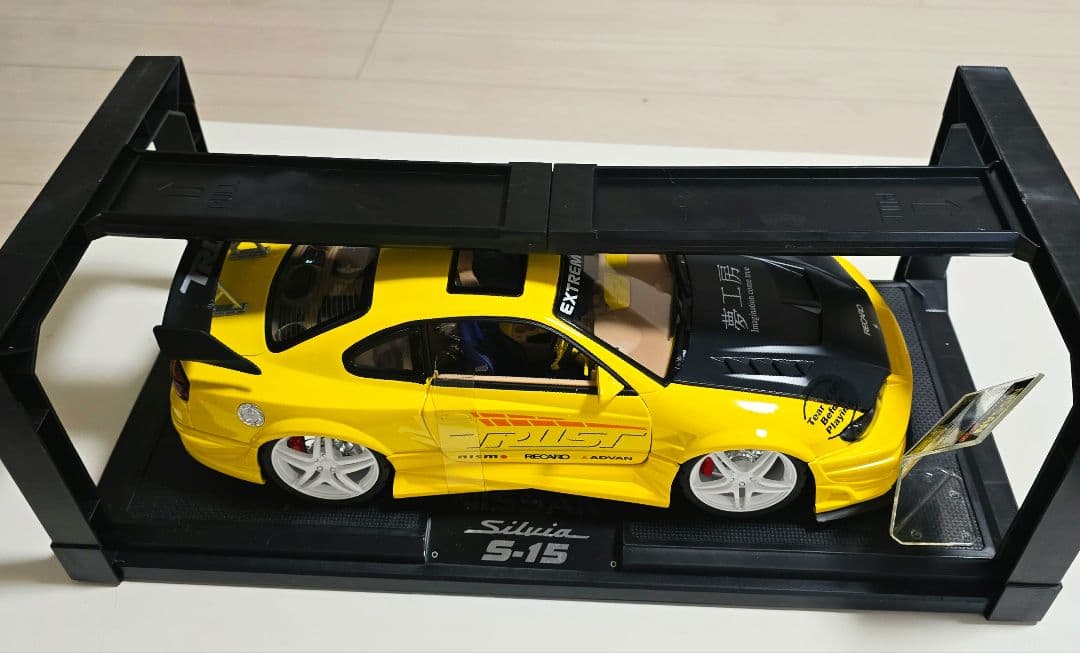 Nissan Silvia S-15 ダイキャストミニカー 1:12