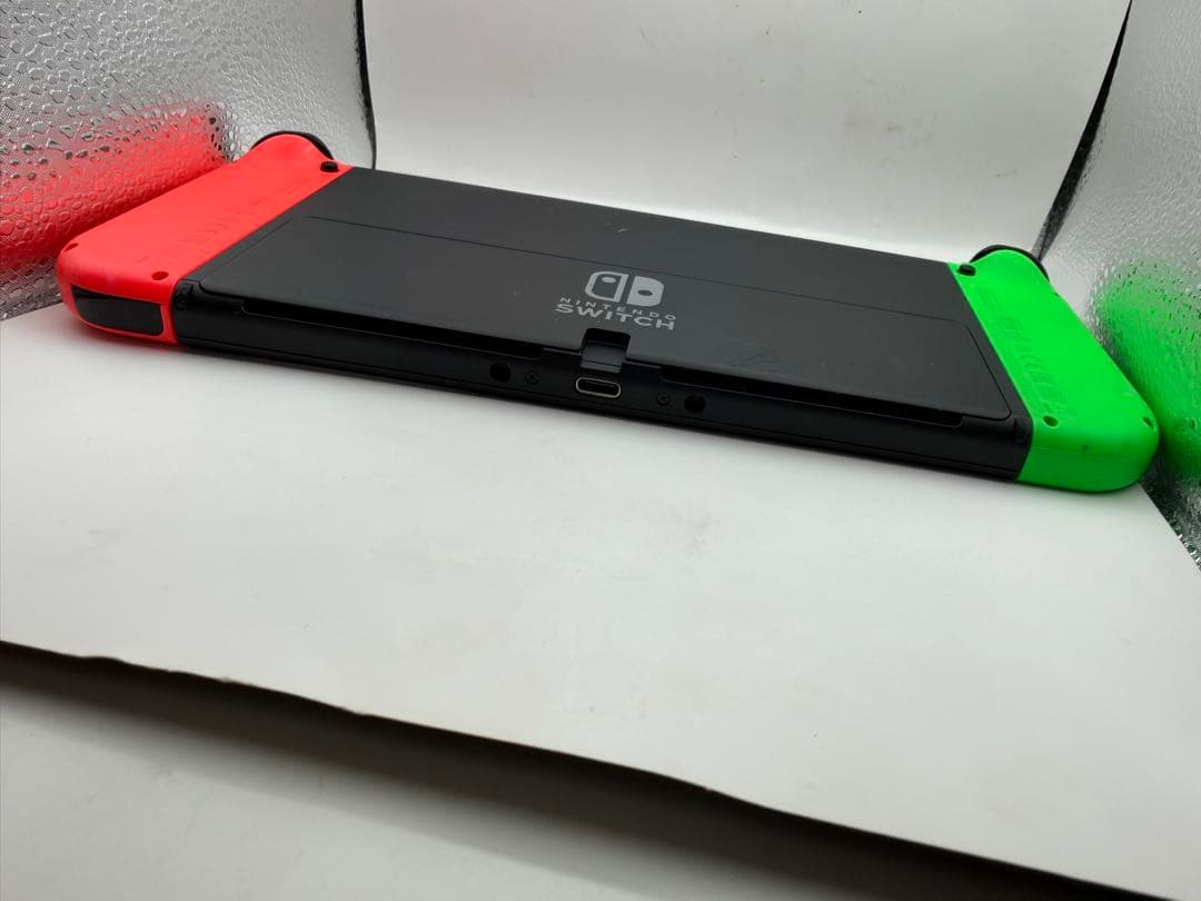 d*3様 Nintendo Switch 本体 グリーンとレッドジョイコン