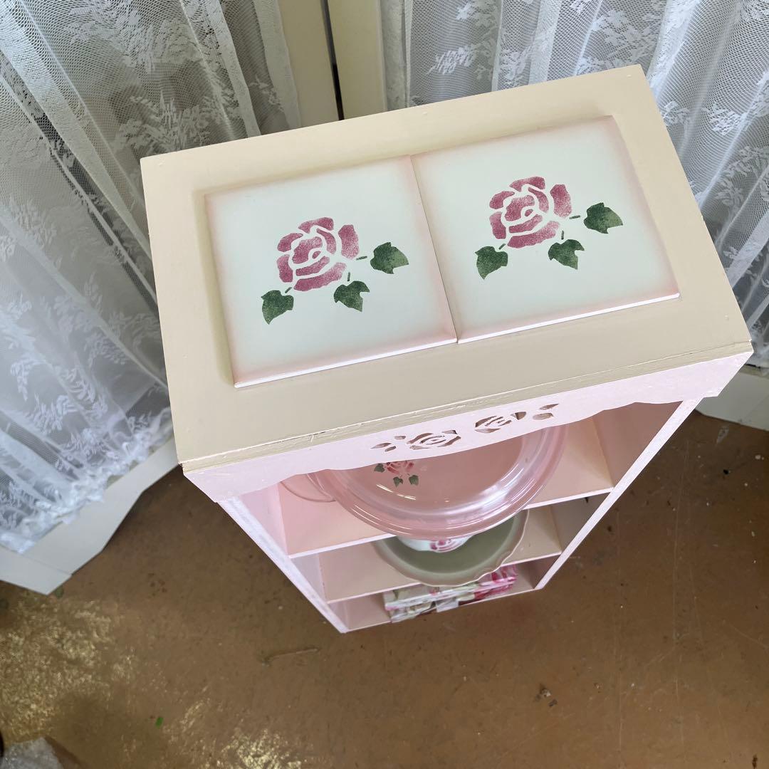 マニーローズタイルのピンクの木製 3段薄型ボックスシェルフW27.5 H80cm