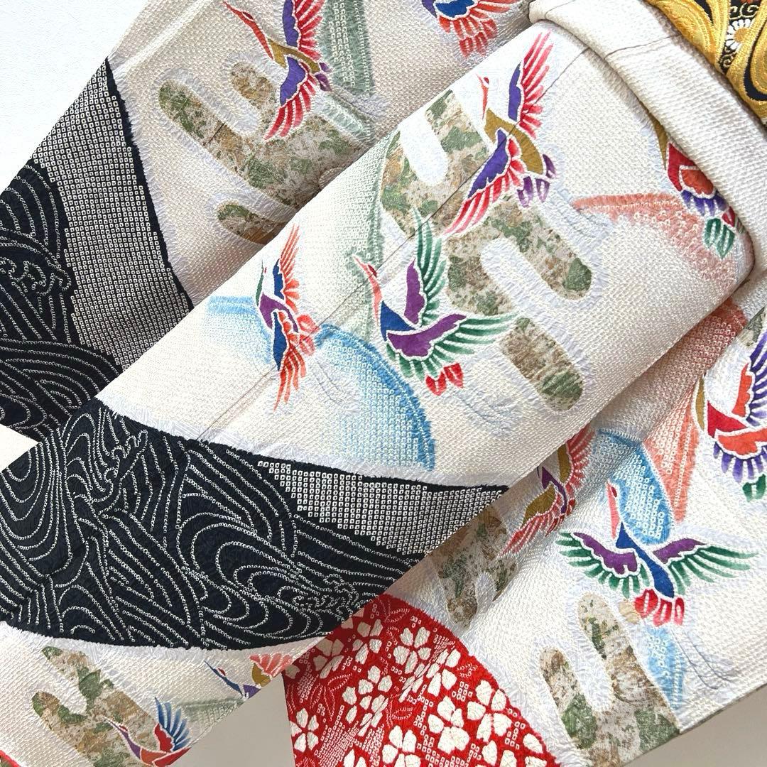 390 振袖フルセット 正絹 絞り 白地 黒 赤 緑 多色 カラフル 金彩 着物