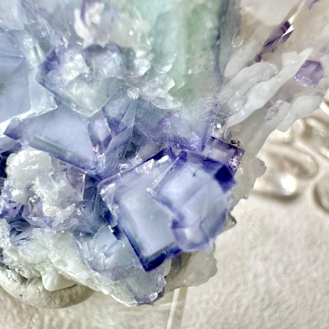 B278】ポーセリンフローライト Eタイプ ヤオガンシャン 鉱物標本