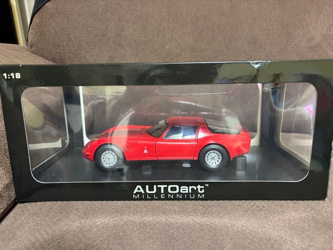 AUTOart Alfa Romeo TZ2 1965 ミニカー1:18