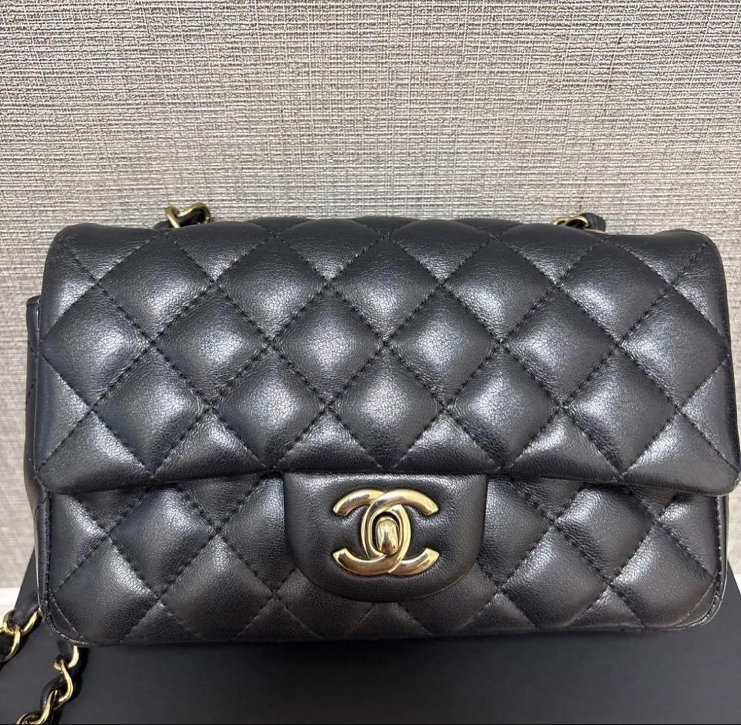 シャネル　ミニ クラシック ハンドバッグ　ラムスキン