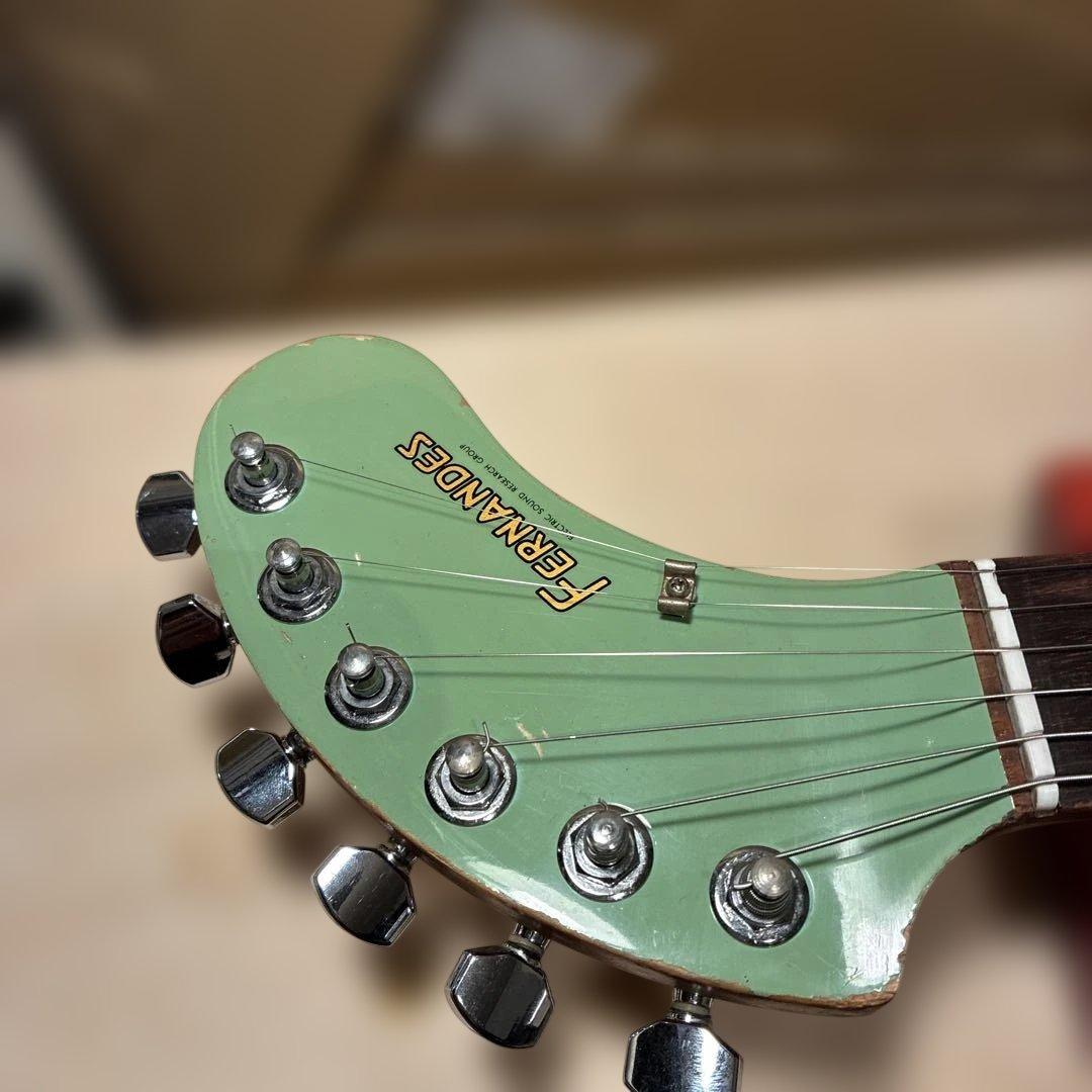 スピーカー内蔵エレキギター グリーン