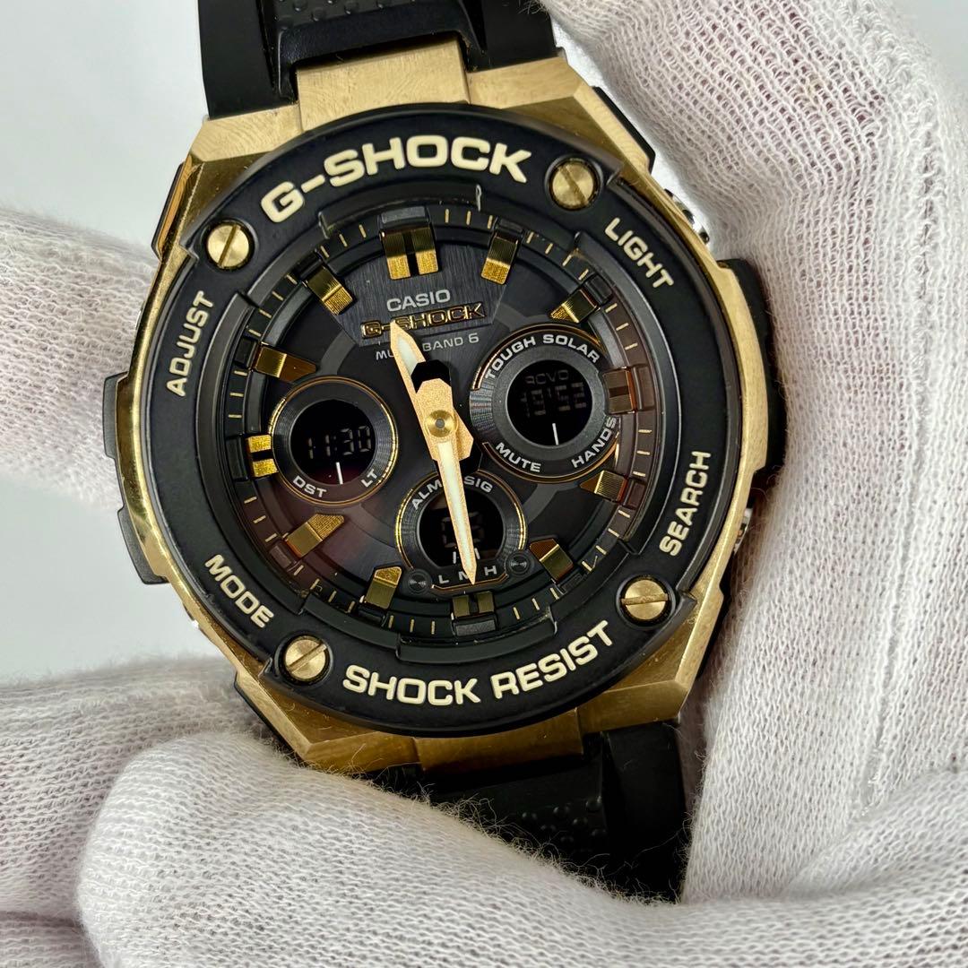 CASIO Gショック GST-W300G 黒 ラバー 電波ソーラー腕時計