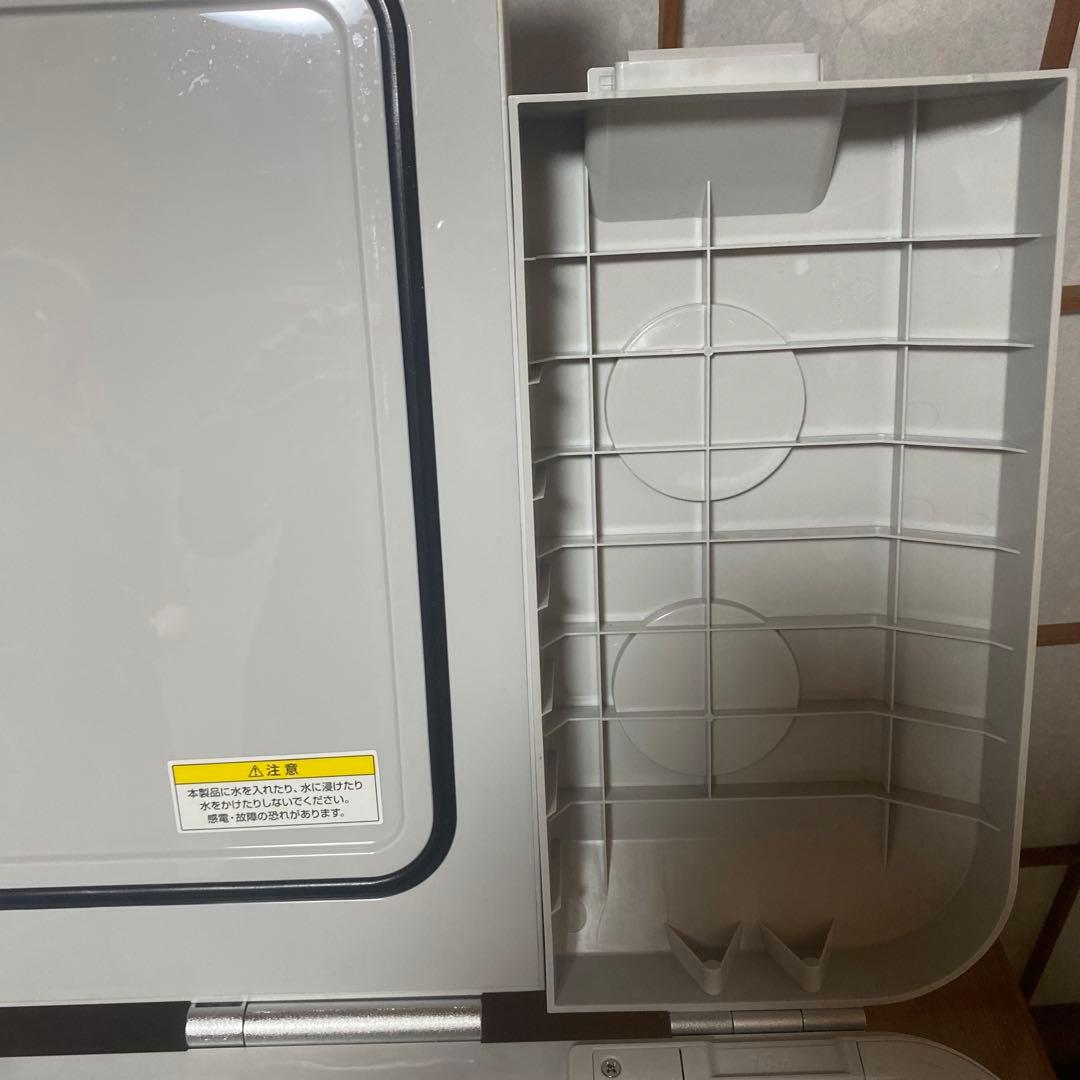 マキタ　充電式保冷温庫　CW002GZ 50L