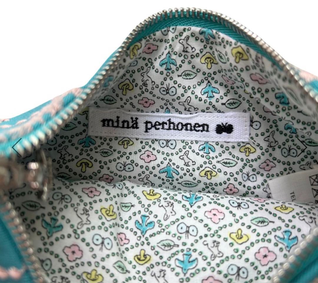 刺繍入り青ショルダーバッグ