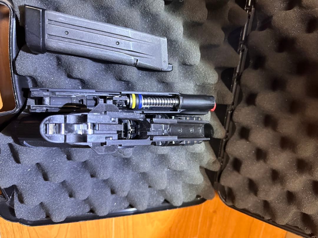 エアガン マガジン3本付き Surefireライト(レプ