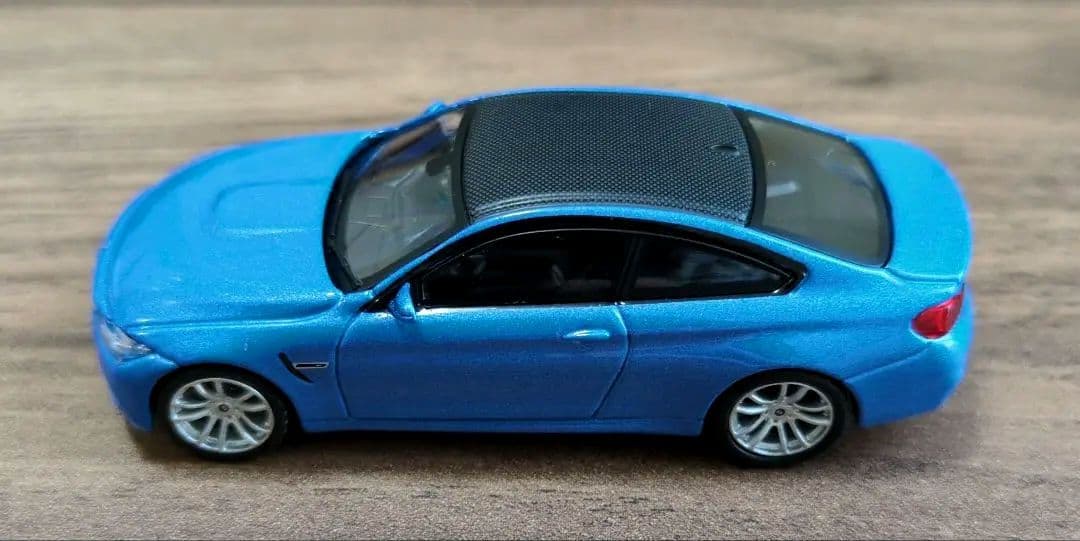 ミニカー MINI GT BMW M4 Yas Marina Blue llic