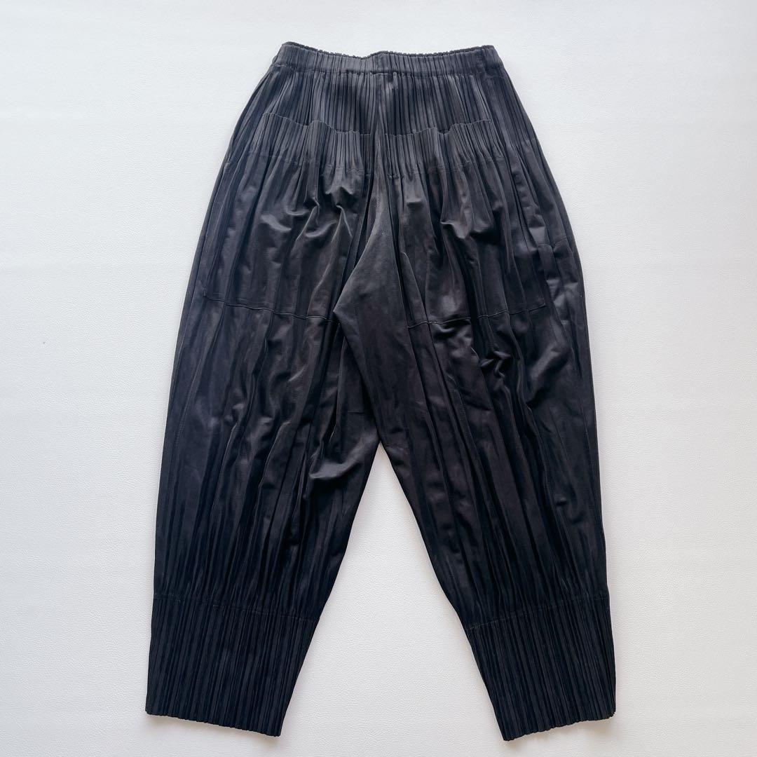 美品✨プリーツプリーズ　サルエルパンツ　プリーツパンツ　黒　サイズ3