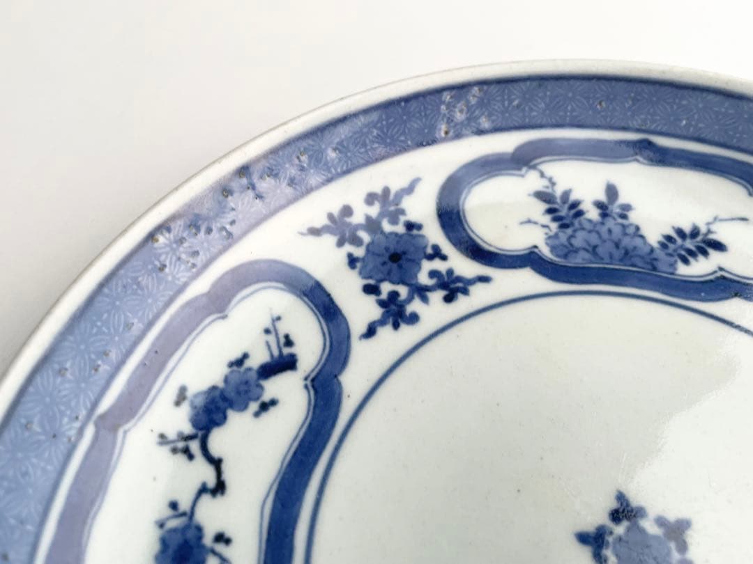 骨董 アンティーク 古伊万里 染付 花文様 七寸皿 窓絵 六弁花