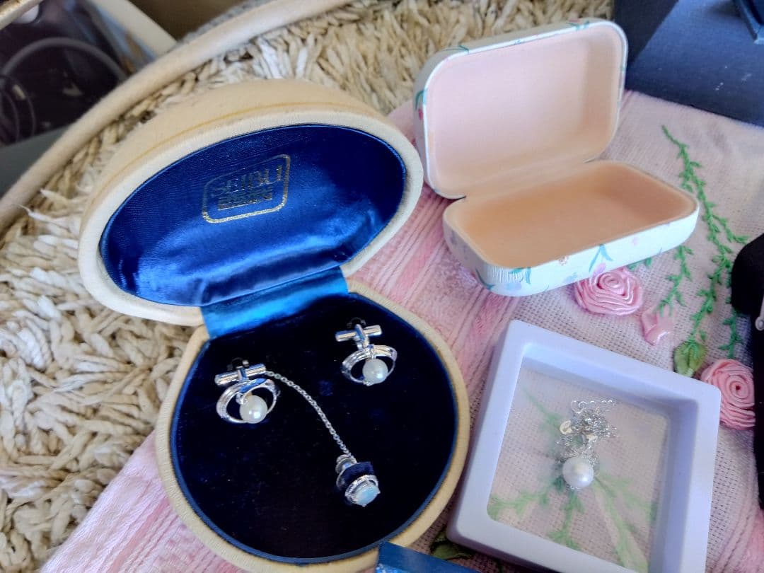 アクセサリー　まとめ売り 約４Kg 以上ジャンク品