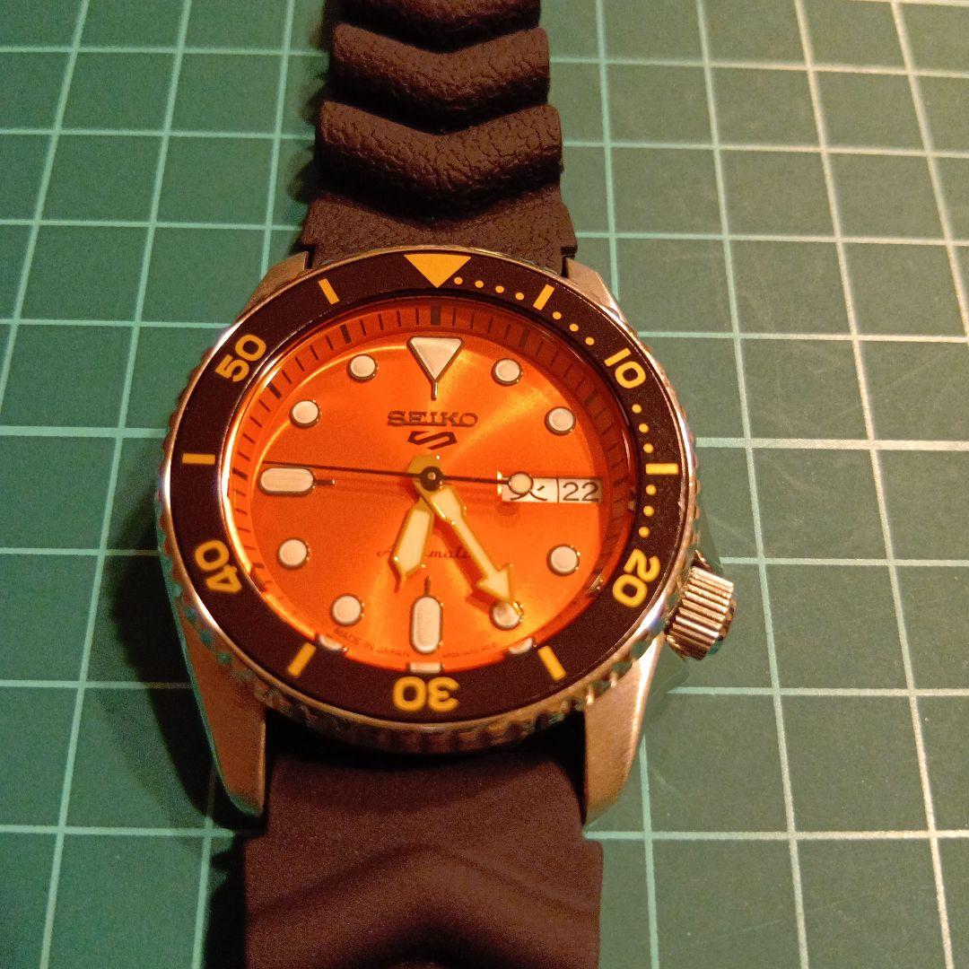 おそらく最安値　セイコー 　ファイブスポーツ　ミッドサイズ　オレンジ