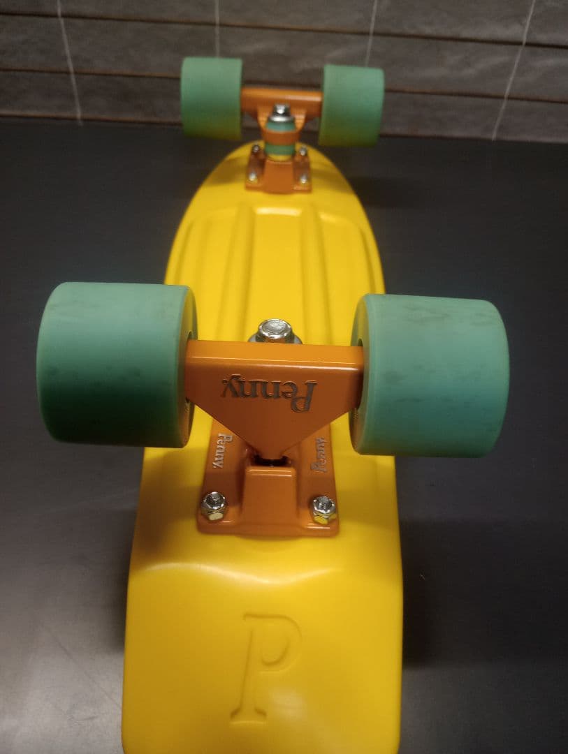 PENNY　イエロー　スケートボード　２２インチ　中古