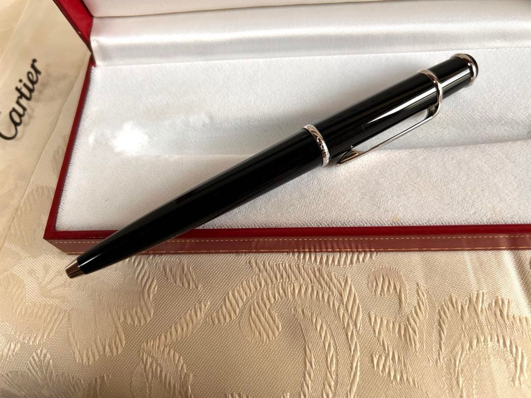 マストドゥカルティエ　ボールペン　多分未使用