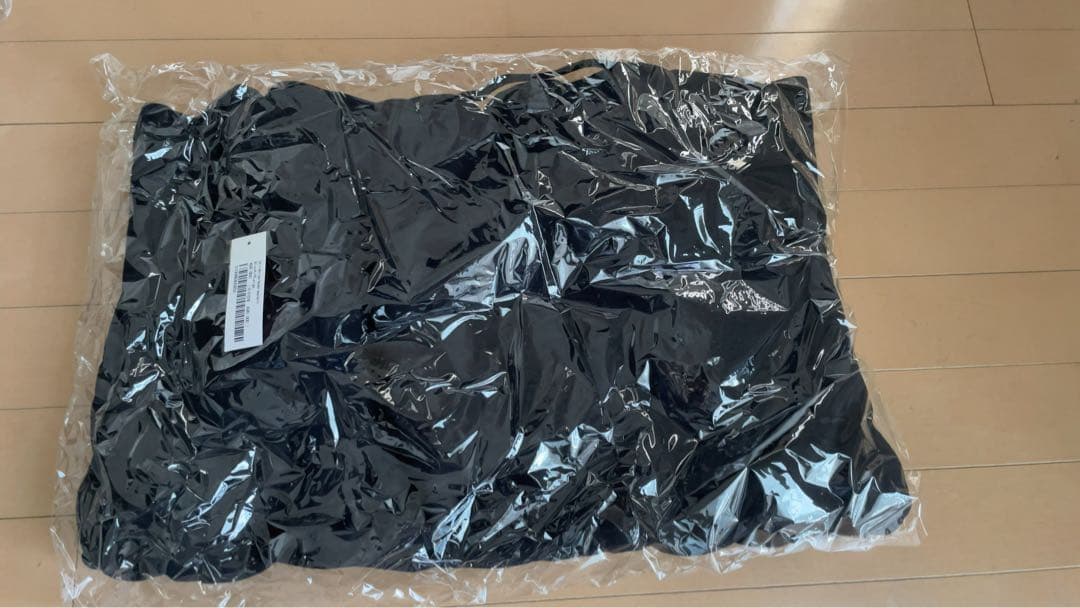 k*f様 【新品】【XLサイズ】未使用 ブラック パーカー　背面ロゴ　アップリケ