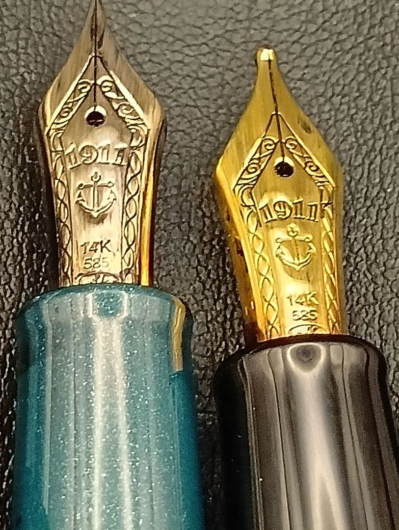 o*f様 SAILOR 万年筆 ケース 赤　ペン先14k含む　万年筆　ボールペン