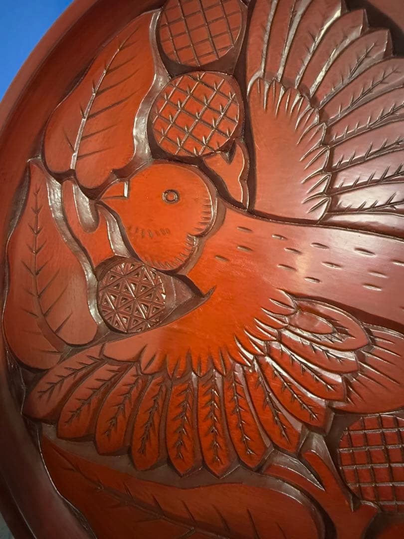 鳳凰彫刻 赤い漆器の盆 鎌倉彫 鎌倉彫 伝統工芸 盆 赤い漆器 鳥と果物