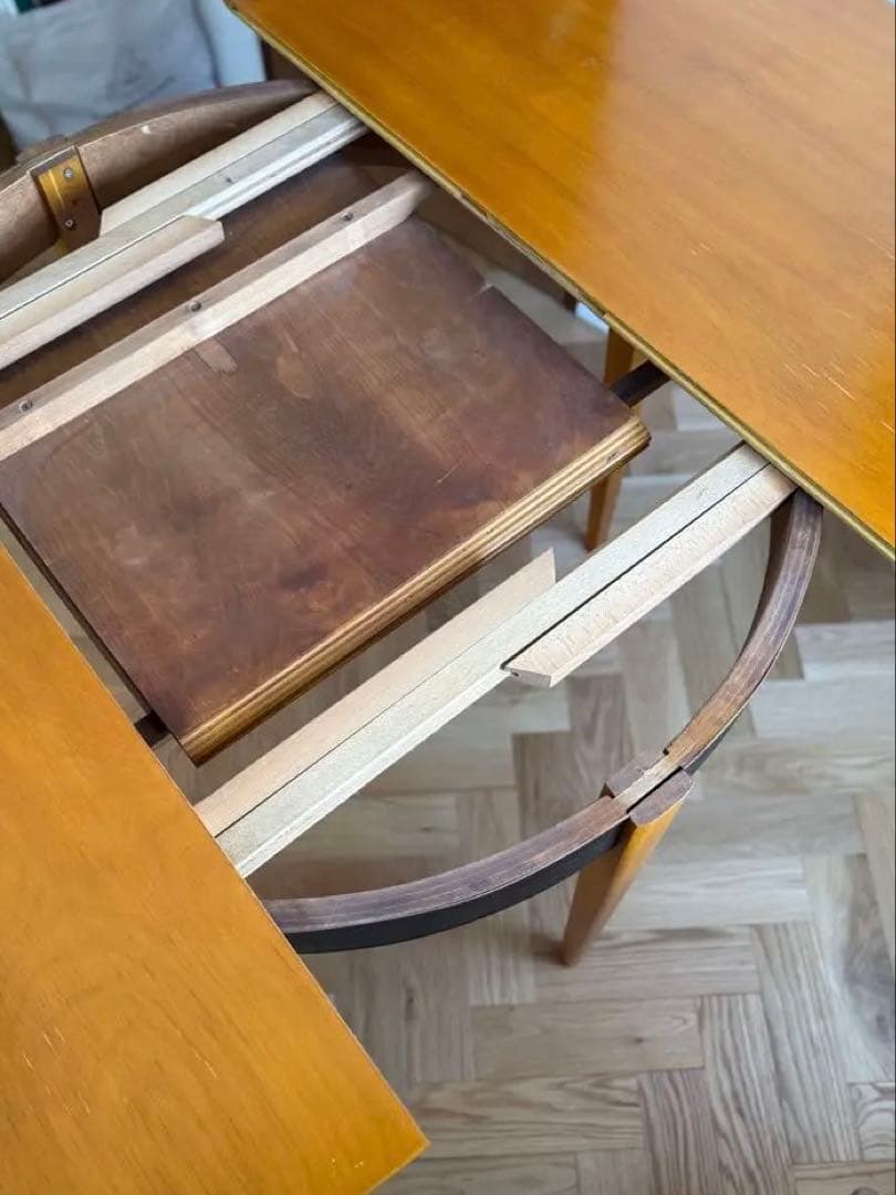 希少！　ケース・ブラークマン ダイニングテーブル 直径104.5cm